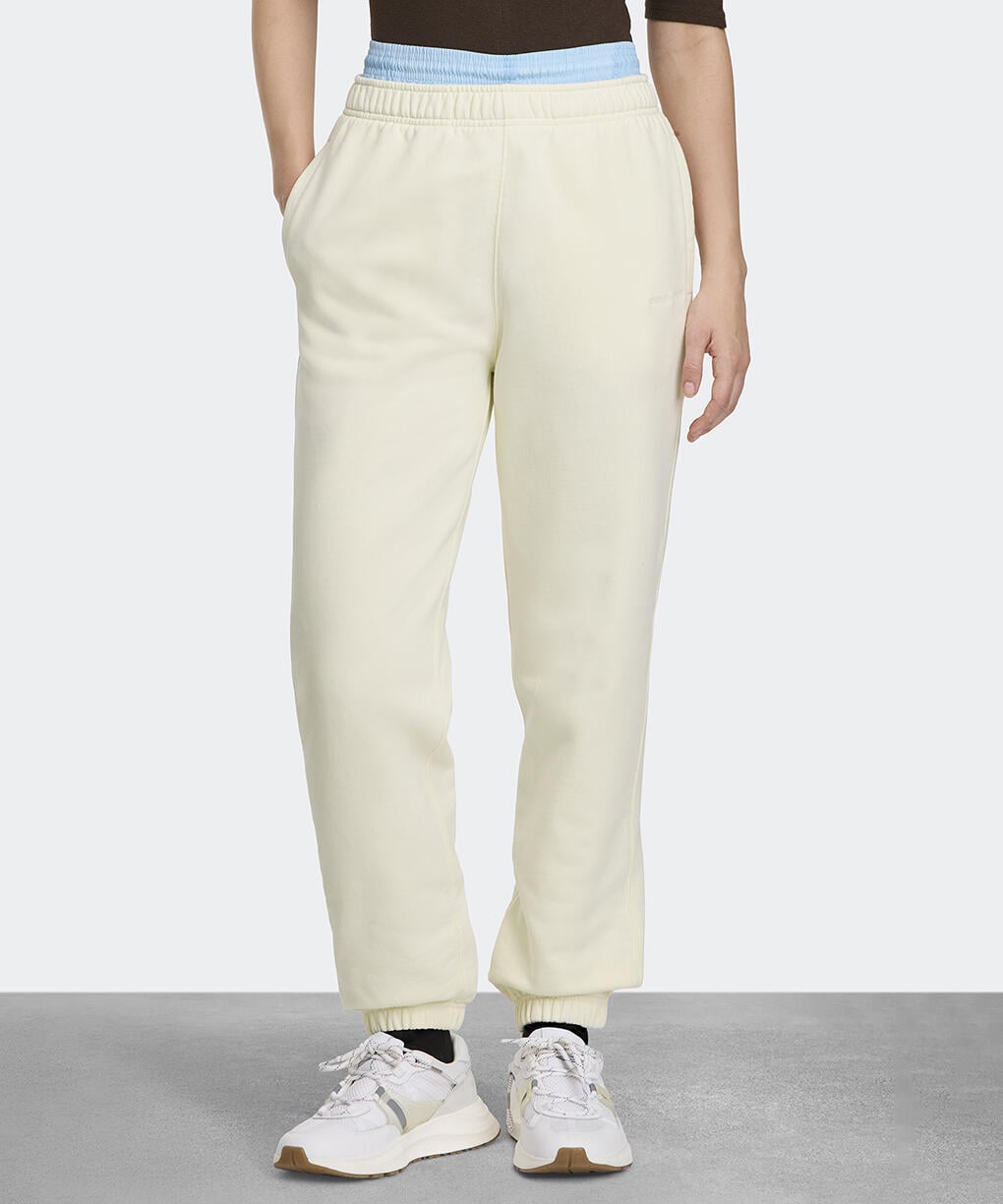 1520W1_detail_551_01