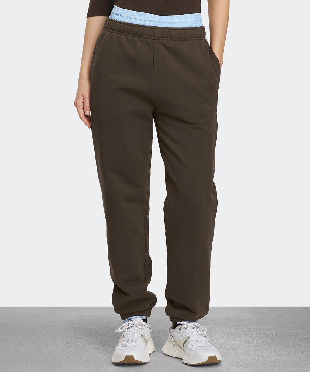 1520W1_detail_702_01