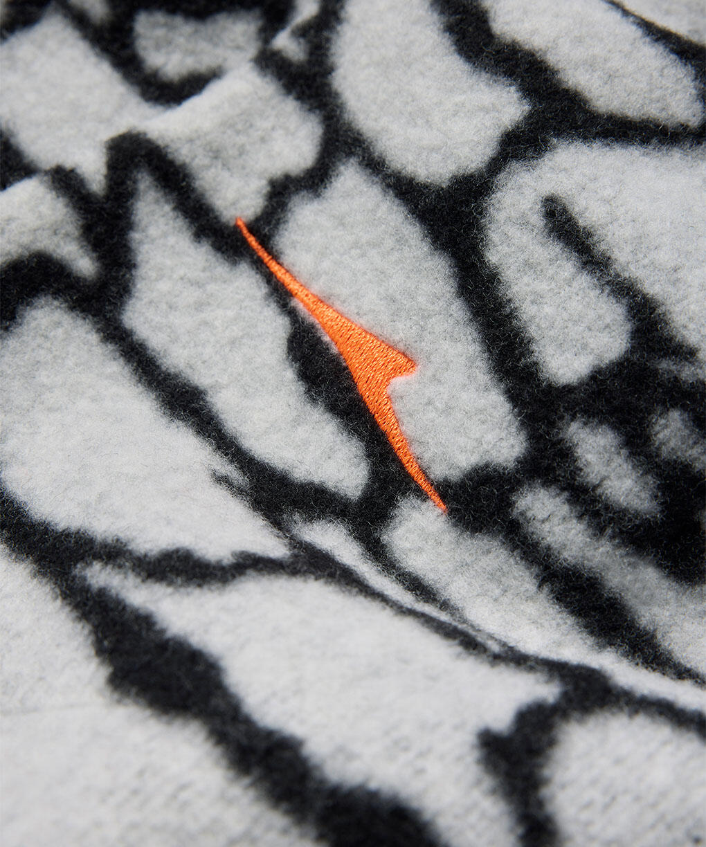 Black/White/Opal Grey Bark