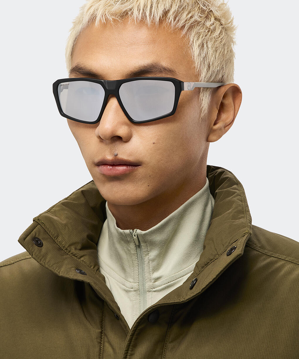 8121M1_detail_689_02