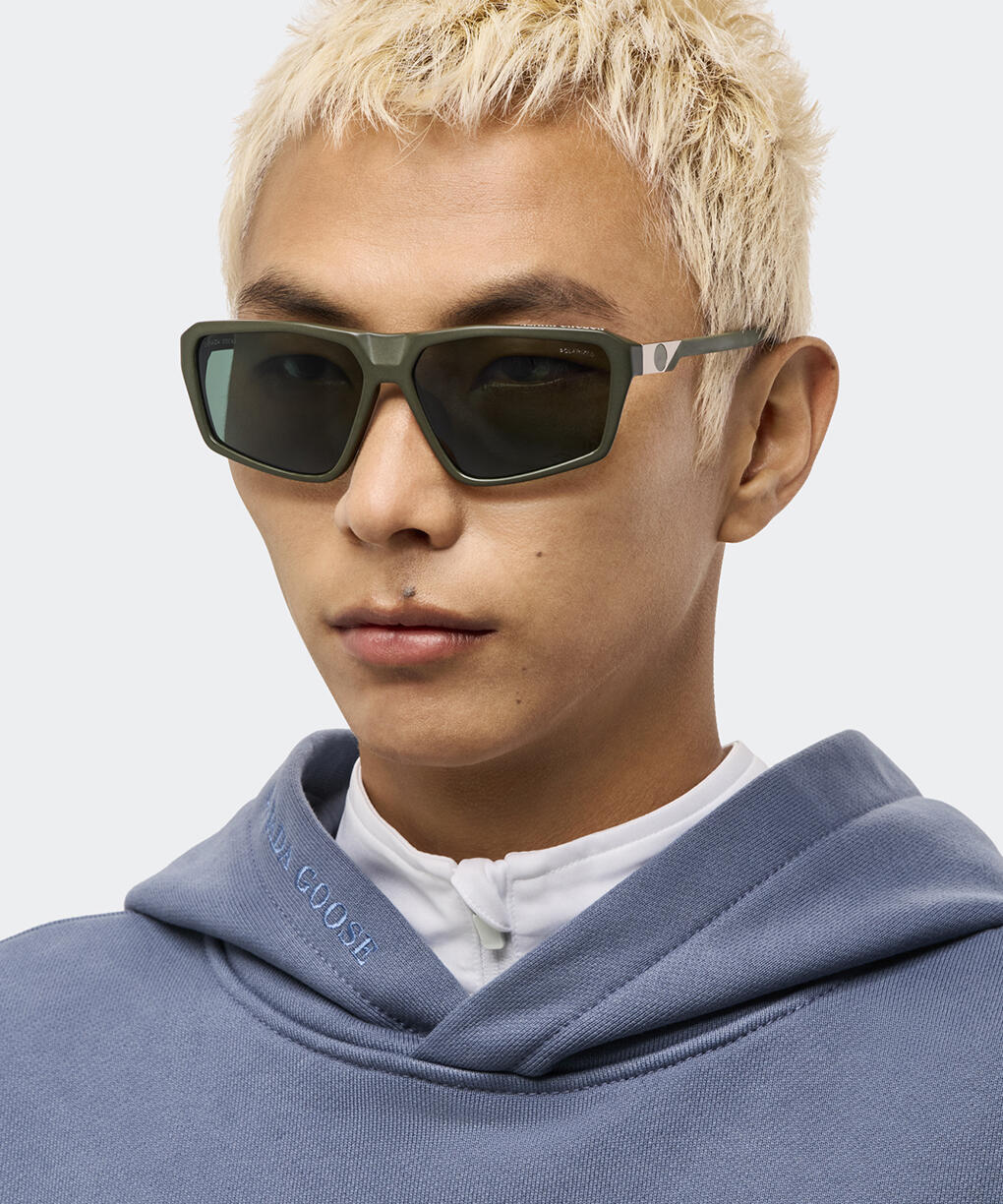 8122M1_detail_690_02